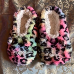 Girls never worn sized 13-1 slippers-cat with heart noses